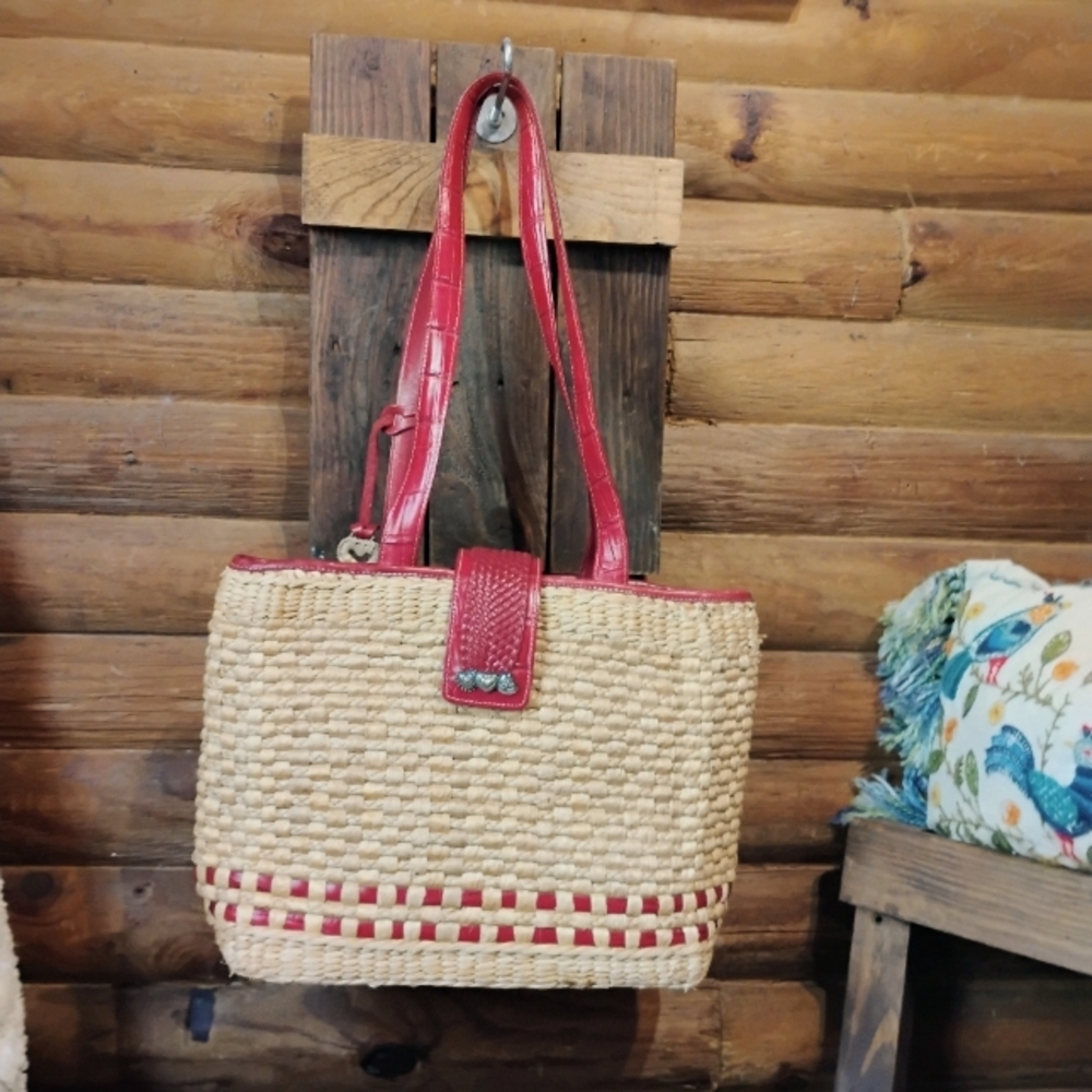 BRIGHTON RAFFIA WOVEN TOTE PURSE WITH RED LEATHER STRAPS & ACCENT. CHARM DETAIL